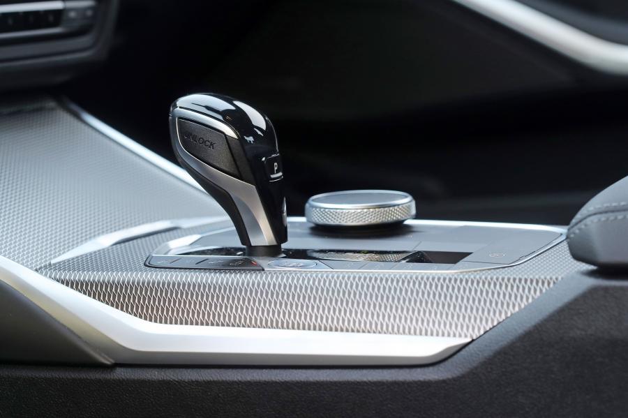 Детали интерьера BMW 320d M Sport (G20) 2019 года  (WW) (фото 19 из 40)